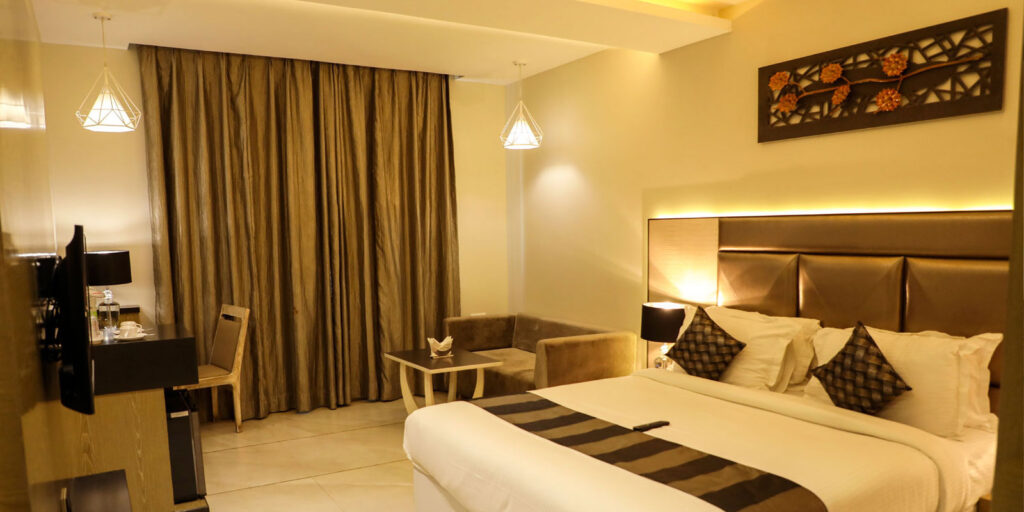 https://staging.hotelimperialgrand.com/wp-content/uploads/2024/07/executive-room-wrapper-1024x512.jpg